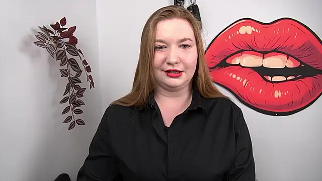 Snapshot of LaraDream chatting on 02-02-26, 01:10 LaraDream online show from 02-02-26, 01:10