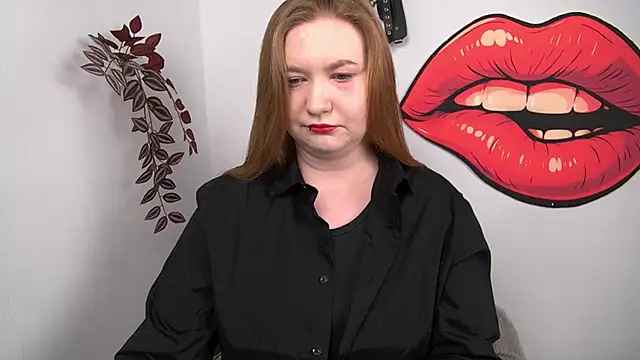 Snapshot of LaraDream chatting on 02-04-26, 02:23 LaraDream online show from 02-04-26, 02:23