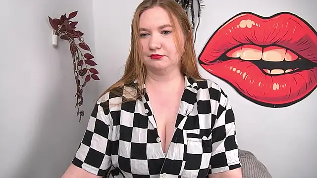 Snapshot of LaraDream chatting on 03-25-26, 04:24 LaraDream online show from 03-25-26, 04:24