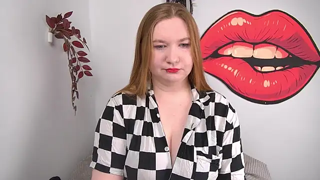 Snapshot of LaraDream chatting on 04-03-26, 02:15 LaraDream online show from 04-03-26, 02:15