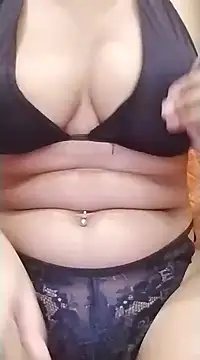 Snapshot of Suziyaka chatting on 12-03-24, 06:38 Suziyaka online show from 12-03-24, 06:38