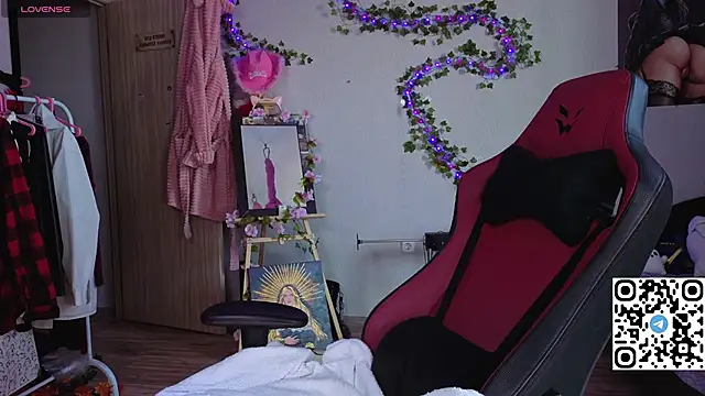 Silvia Santorskii online show from 03-12-26, 08:09