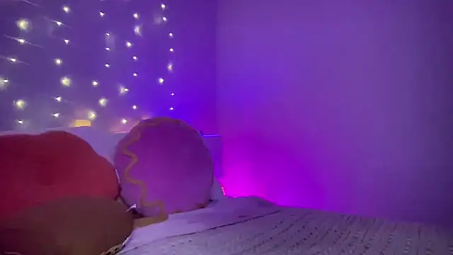 Snapshot of Fitnessbabe69 chatting on 01-08-25, 10:48 Fitnessbabe69 online show from 01-08-25, 10:48