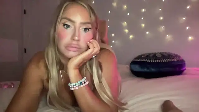 Snapshot of Fitnessbabe69 chatting on 10-05-25, 07:07 Fitnessbabe69 online show from 10-05-25, 07:07