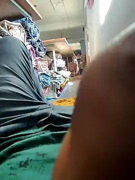 Snapshot of Kolkata___Boy chatting on 12-16-24, 09:14 Kolkata   Boy online show from 12-16-24, 09:14