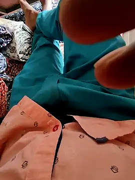 Snapshot of Kolkata___Boy chatting on 12-19-24, 09:07 Kolkata   Boy online show from 12-19-24, 09:07