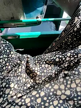 Snapshot of Kolkata___Boy chatting on 01-04-25, 07:55 Kolkata   Boy online show from 01-04-25, 07:55