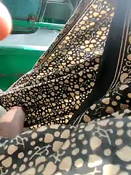 Snapshot of Kolkata___Boy chatting on 01-05-25, 04:04 Kolkata   Boy online show from 01-05-25, 04:04