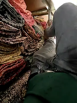 Snapshot of Kolkata___Boy chatting on 03-11-25, 03:05 Kolkata   Boy online show from 03-11-25, 03:05